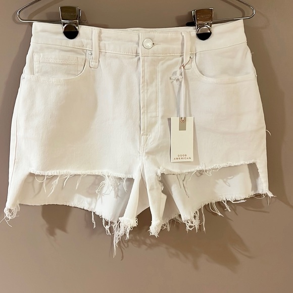 Good American Cut-Off Shorts - Picture 4 of 8